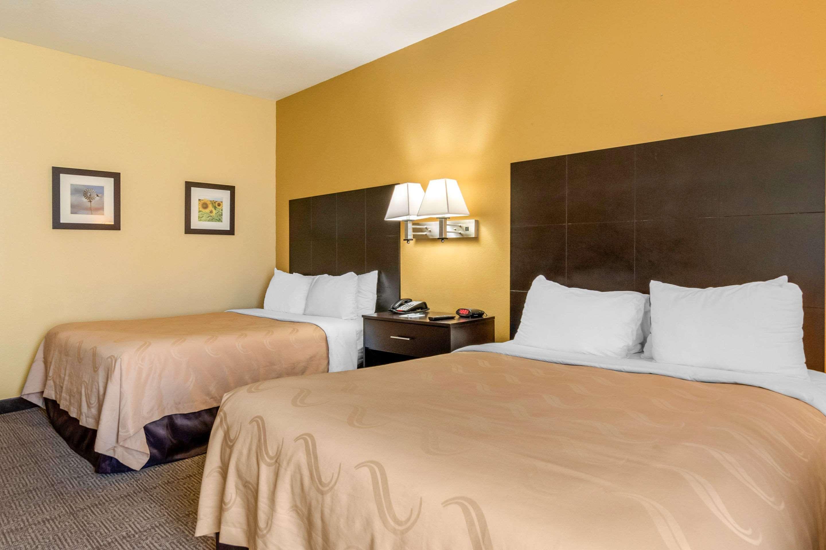 Quality Inn & Suites Lenexa Kansas City Exterior foto